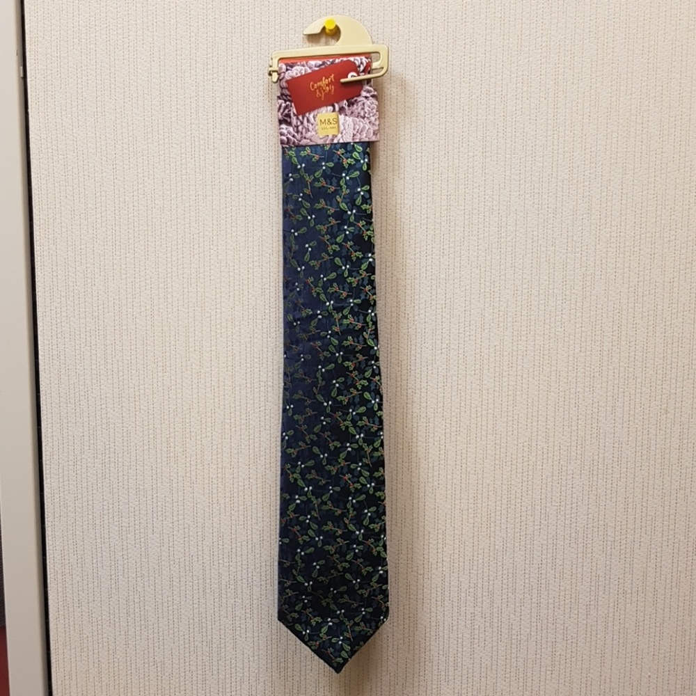Brand new M&S Mark&Spencer holiday navy green tie